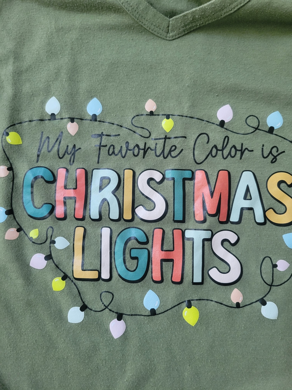 Torrid V-Neck Tee with Multicolor Christmas Lights Graphic SIZE 3 - Picture 3 of 3